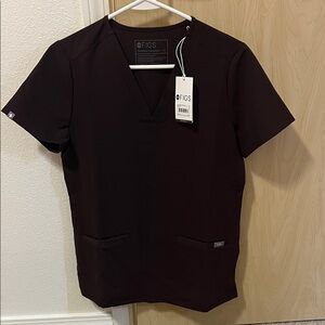 Figs NEW women’s espresso scrub set